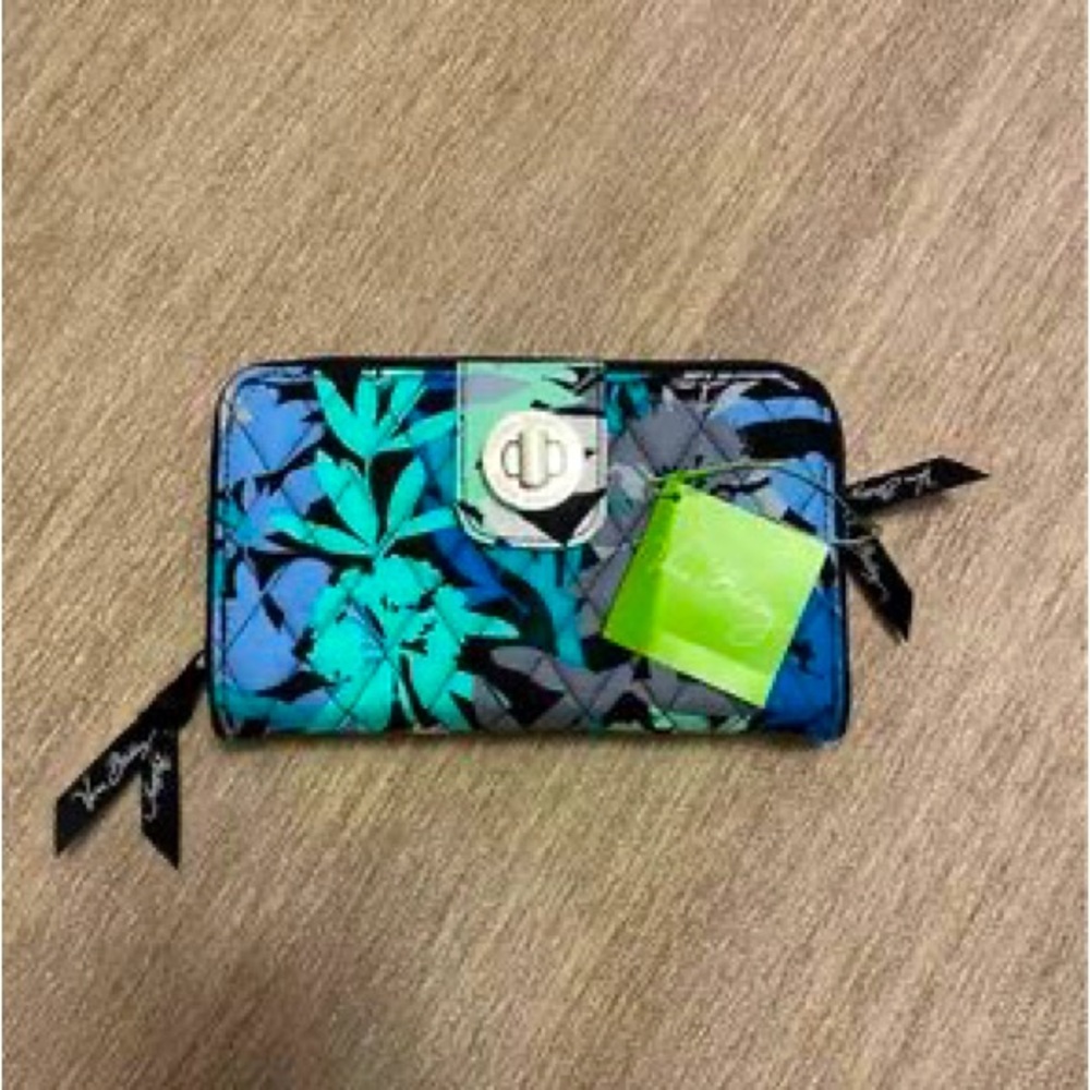 Vera Bradley Turnlock Wallet Brand New